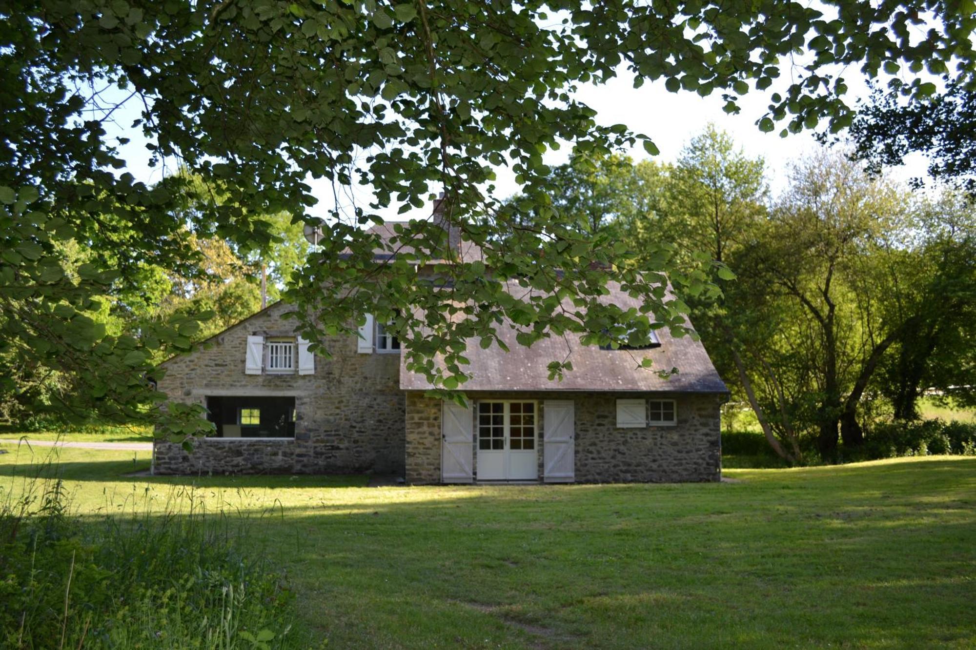 Domaine Des Vaulx - Locations De Cabanes Insolites La Baconniere 외부 사진