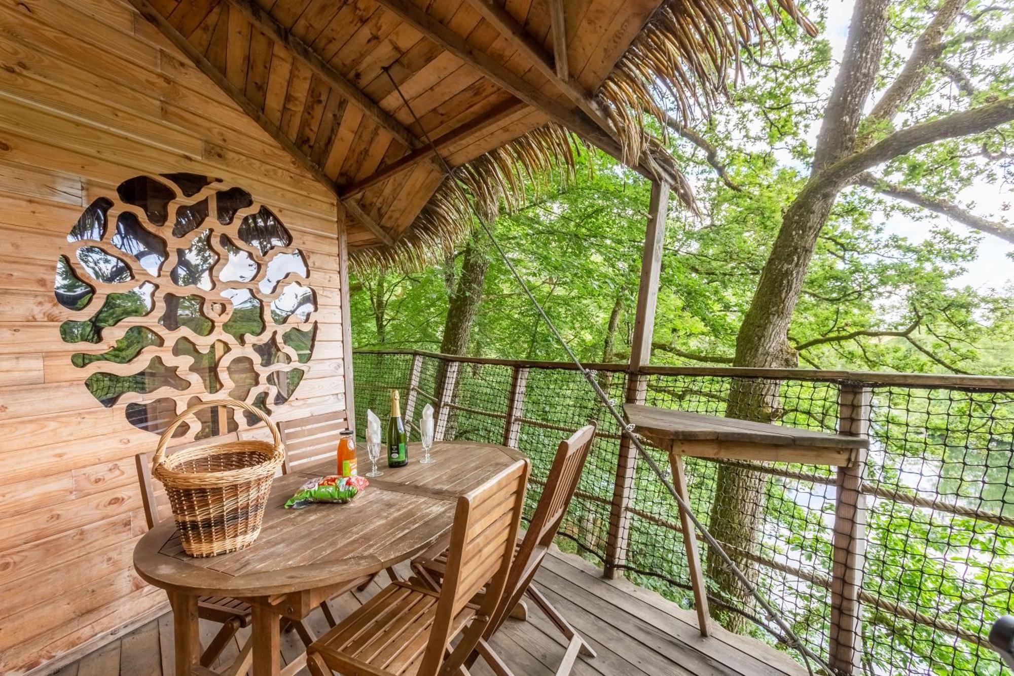 Domaine Des Vaulx - Locations De Cabanes Insolites La Baconniere 외부 사진