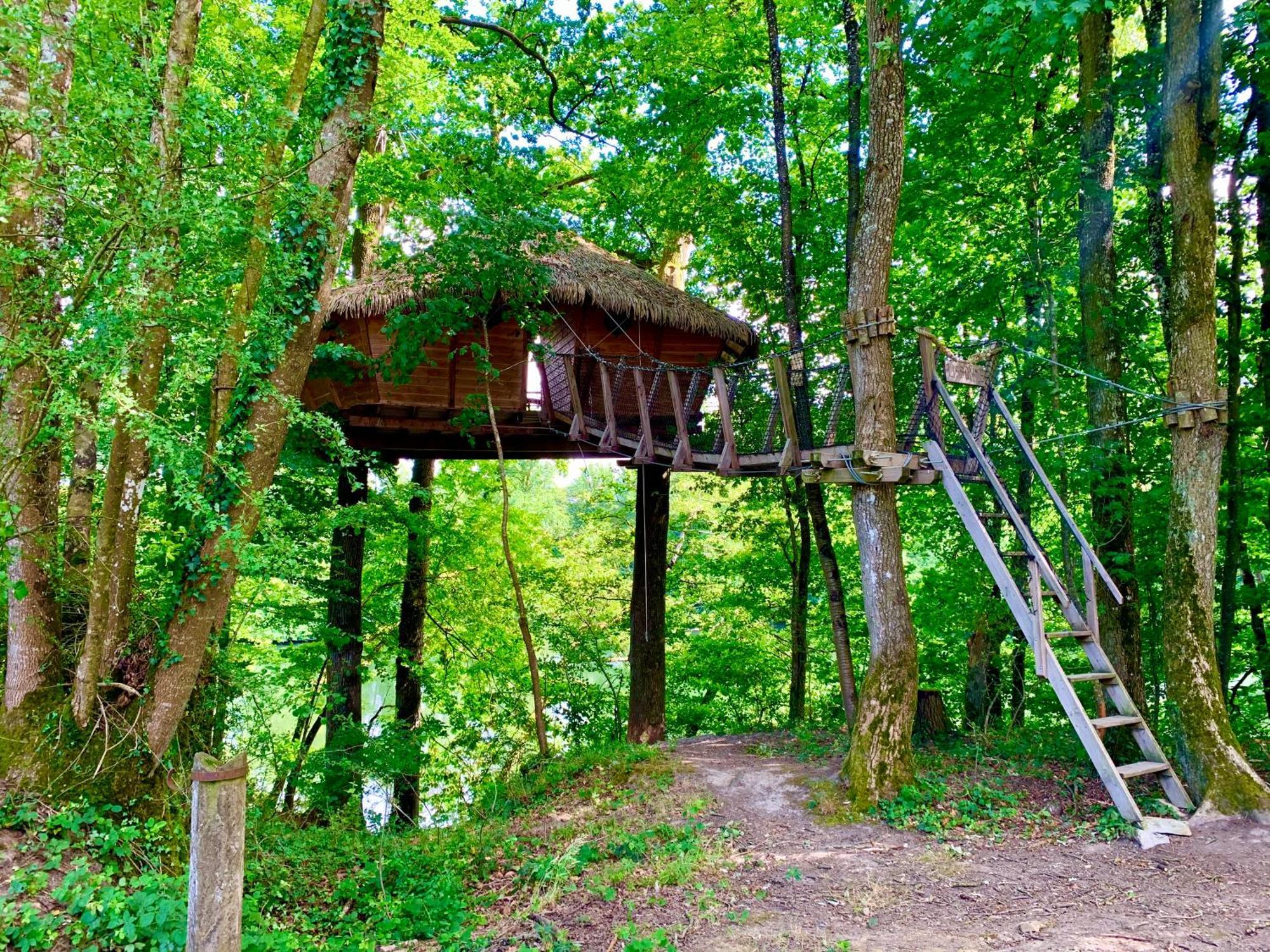Domaine Des Vaulx - Locations De Cabanes Insolites La Baconniere 외부 사진