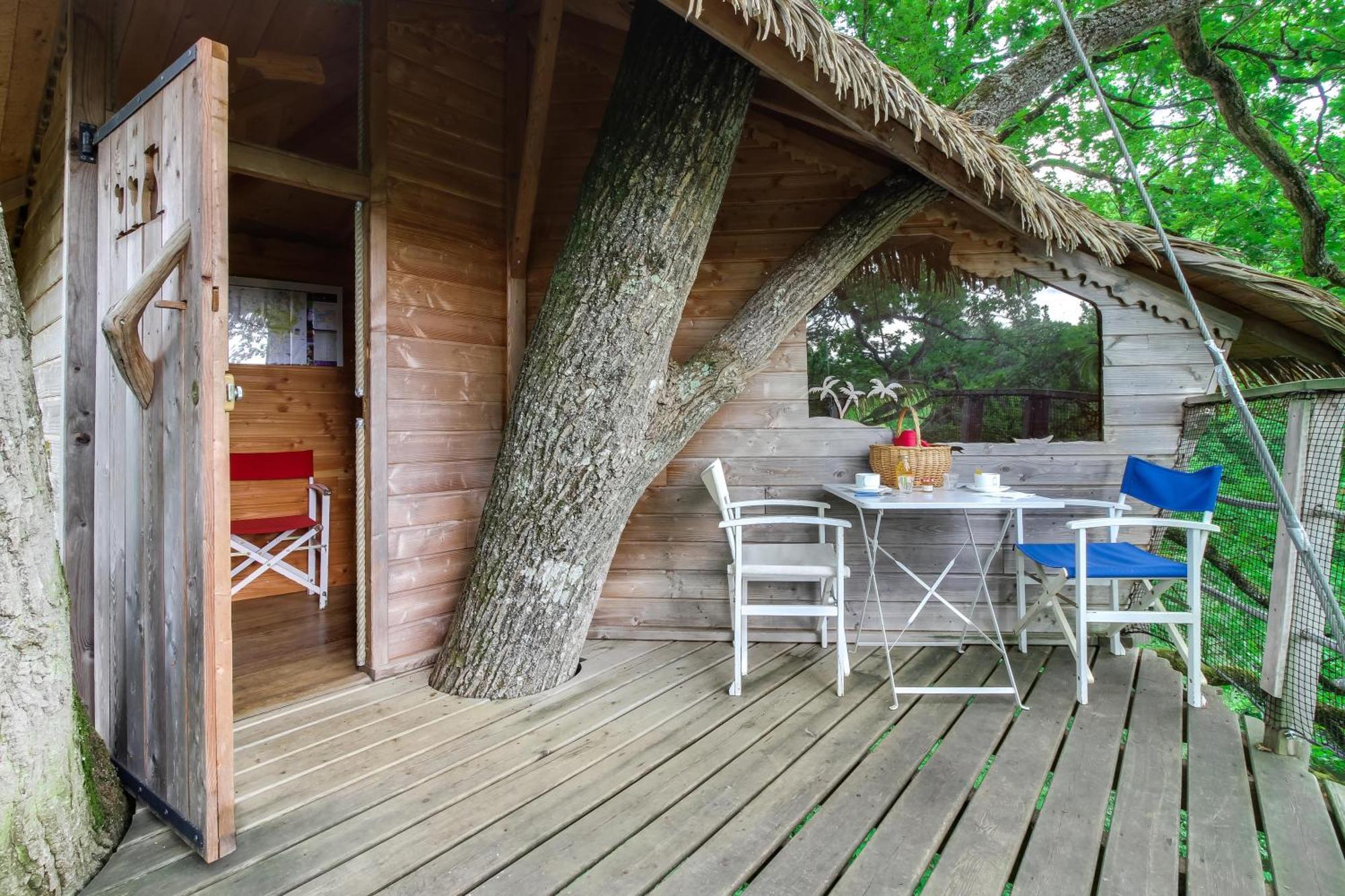 Domaine Des Vaulx - Locations De Cabanes Insolites La Baconniere 외부 사진
